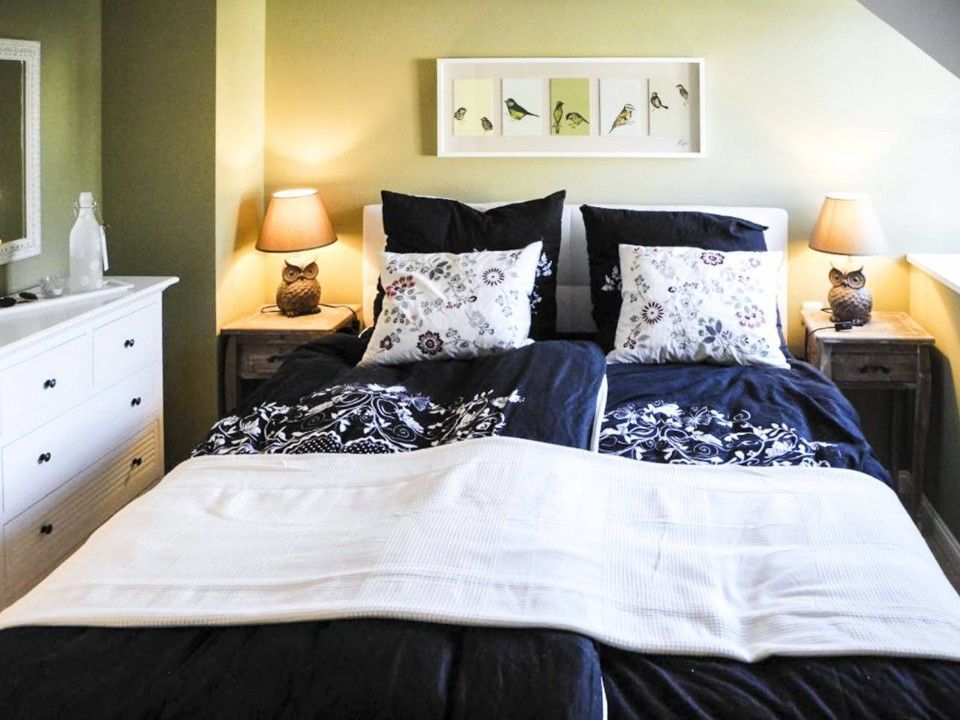 sehr großes Bett im Ferienhaus