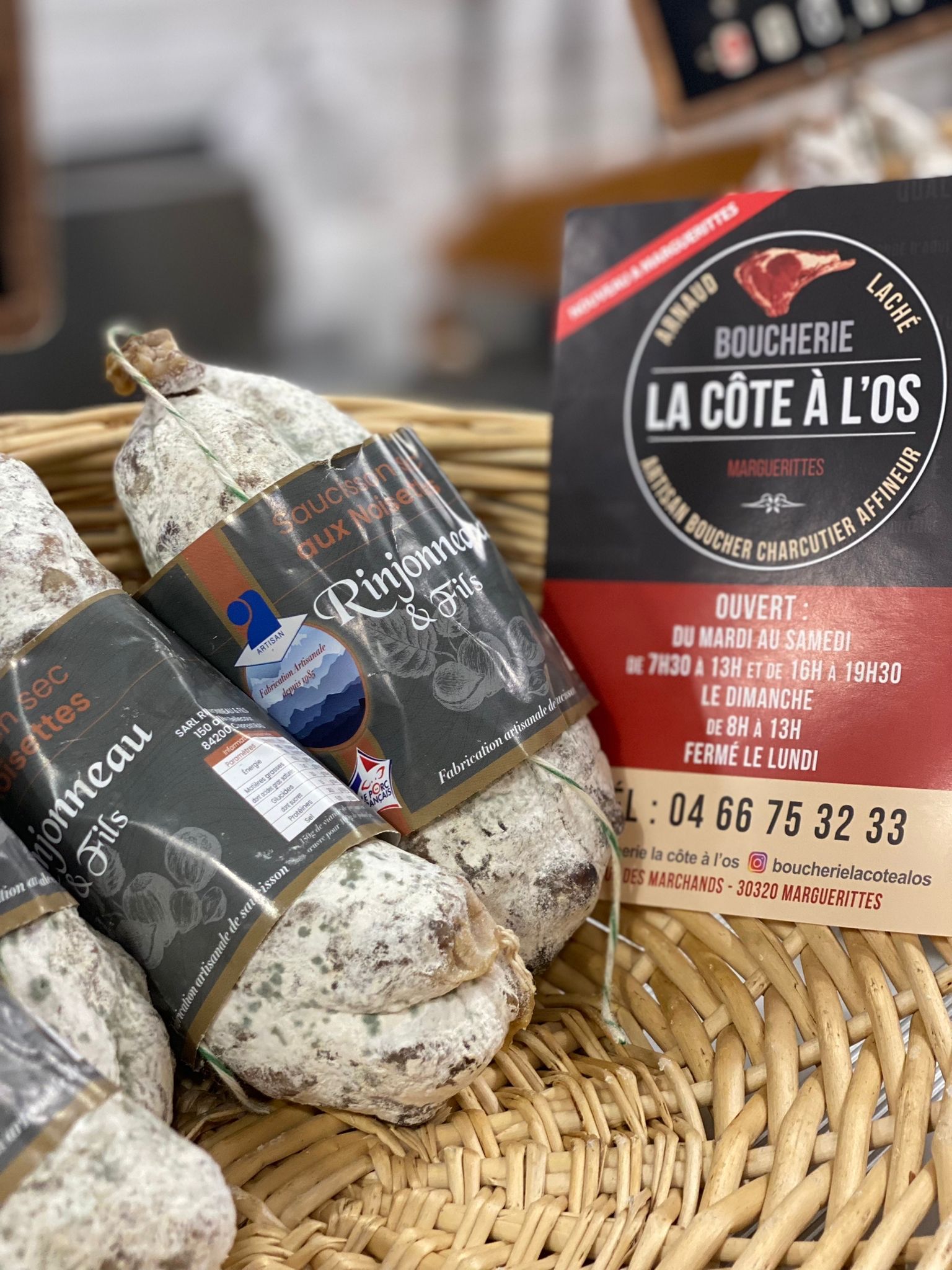 Saucisson aux noisettes réalisé par La Boucherie La Côte À L’os