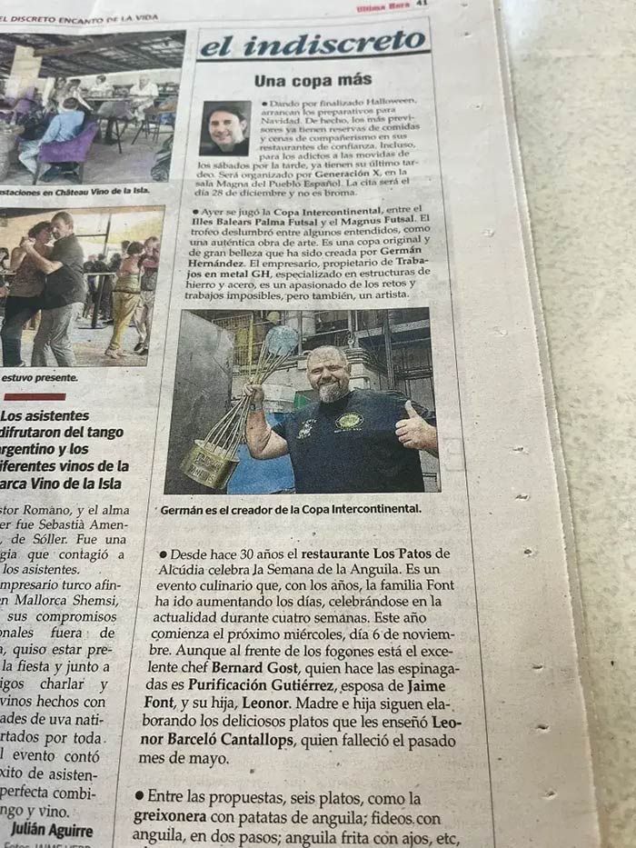 Página de periódico con una columna titulada