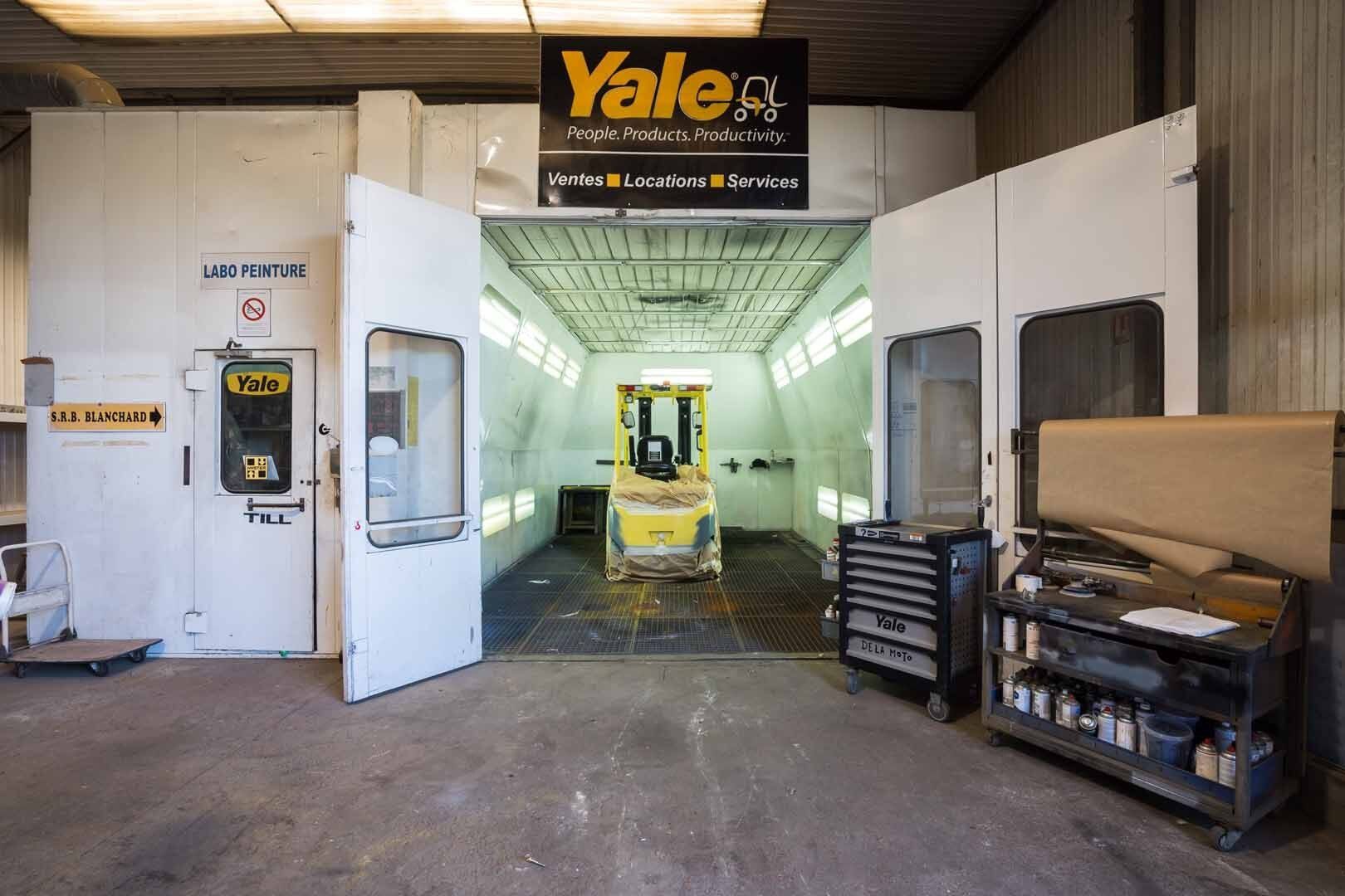 Chariot de manutention Yale dans notre entrepôt