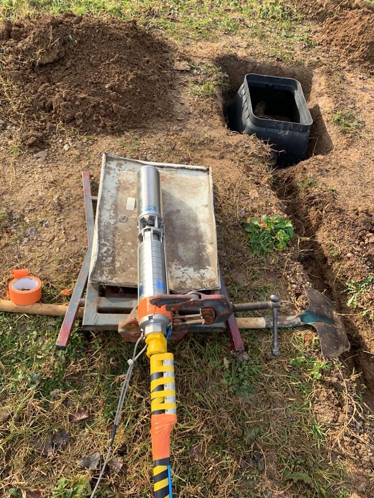 Pompe à eau de forage