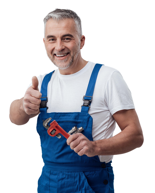 Plombier souriant, levant le pouce, tenant une clé à molette, portant une salopette bleue et une chemise blanche.