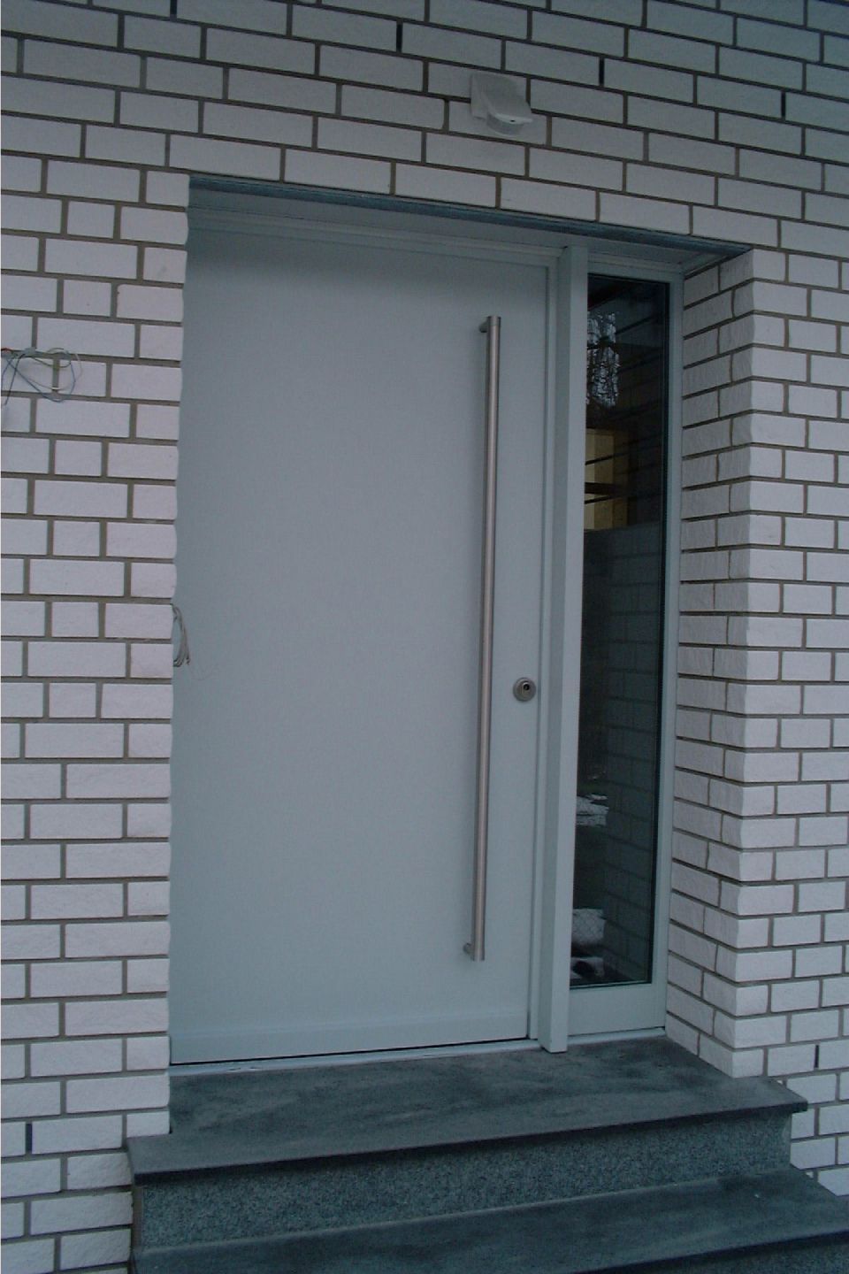 Ralph Heermann Tischlerei Weiße Haustür mit Fenster