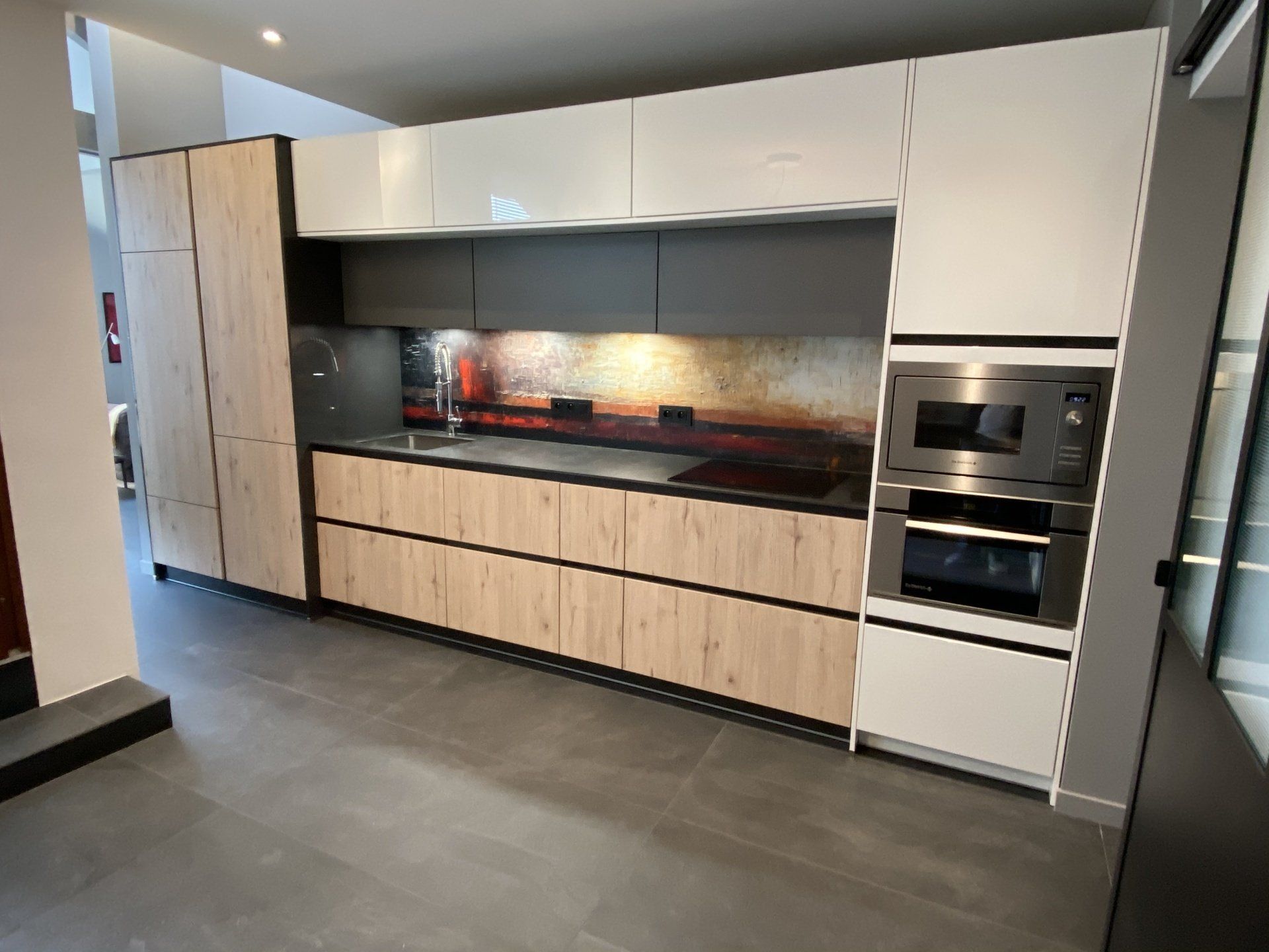 Cuisine beige et blanche