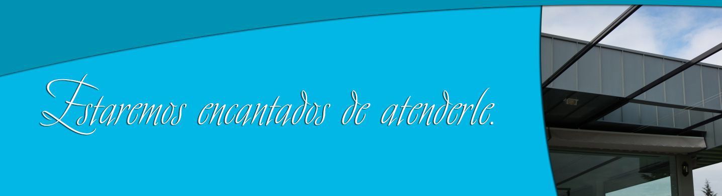 Texto sobre fondo azul y vista parcial de un edificio con techo transparente.