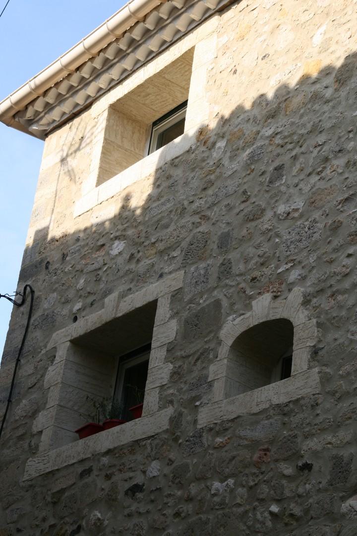 Façade en pierres apparentes à Florensac - Maçonnerie  