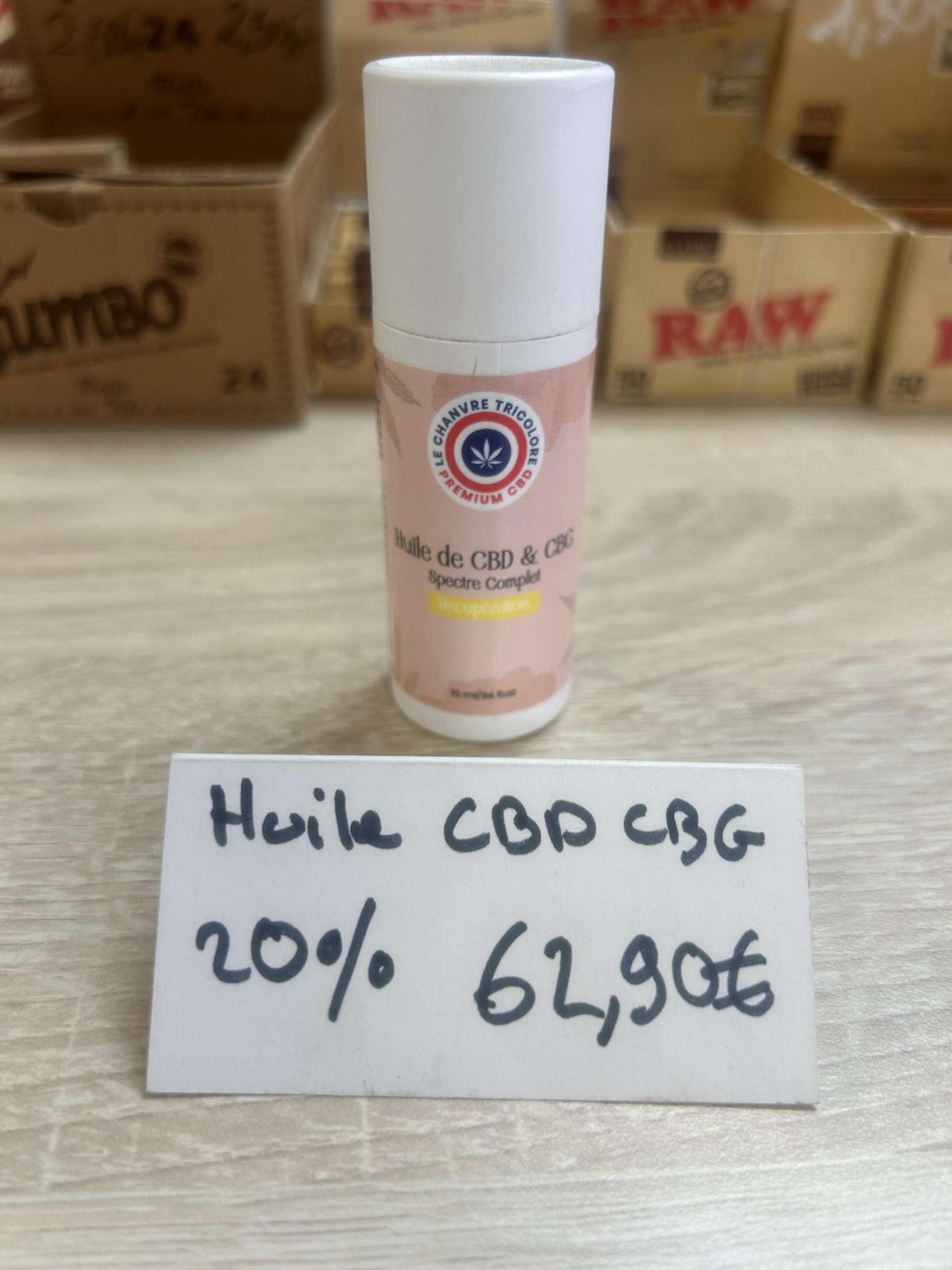 Une bouteille d'huile de morue cbg est posée sur une table