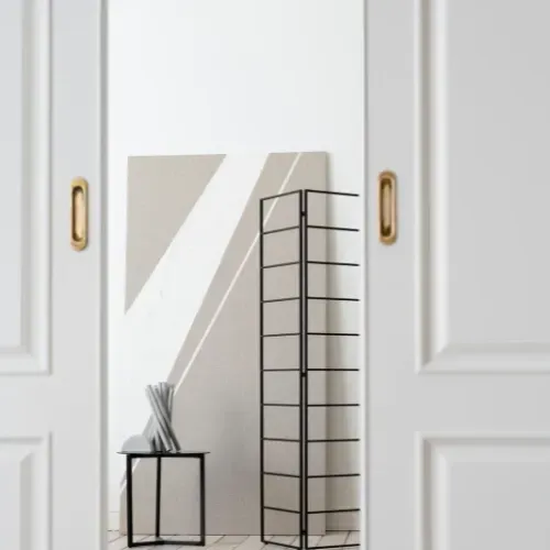 Puerta con lacado mate sedoso que no refleja la luz en León