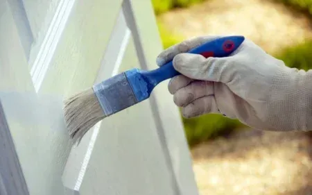 Especialista en lacado realizando el servicio a domicilio en la zona de Ponferrada