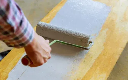 renovar puertas de interior sin obras mediante lacado profesional en Villablino