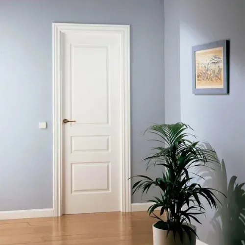 Servicio de lacado de alta calidad para conseguir puertas blancas modernas en San Andrés del Rabanedo