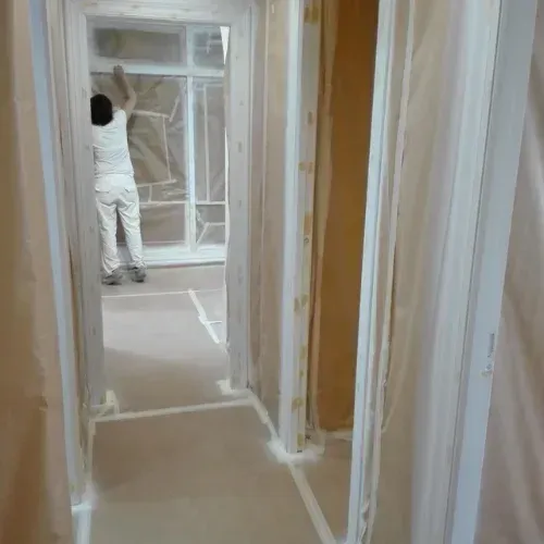 Servicio especializado en el lacado de puertas blancas con acabado de alta calidad para clientes en Villablino