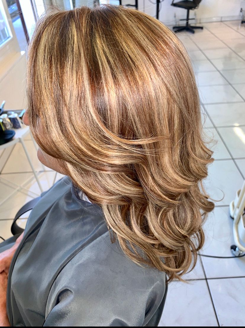 Coupes, permanentes, mèches, balayages et brushings à Échallens - Barbara Coiffure
