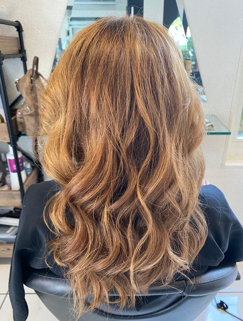 Coupes, permanentes, mèches, balayages et brushings à Échallens - Barbara Coiffure