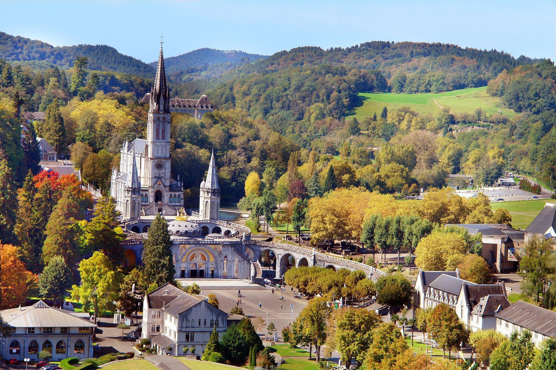 Sanctuaire de Lourdes, Pyrénées