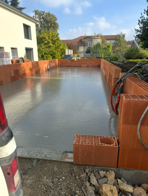 Pose d'une dalle de chantier