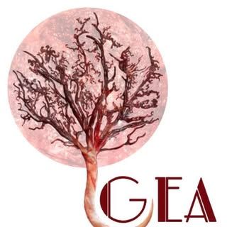 La silueta de un &aacute;rbol desnudo en un c&iacute;rculo rosa sobre las letras rojas &ldquo;GEA&rdquo;.