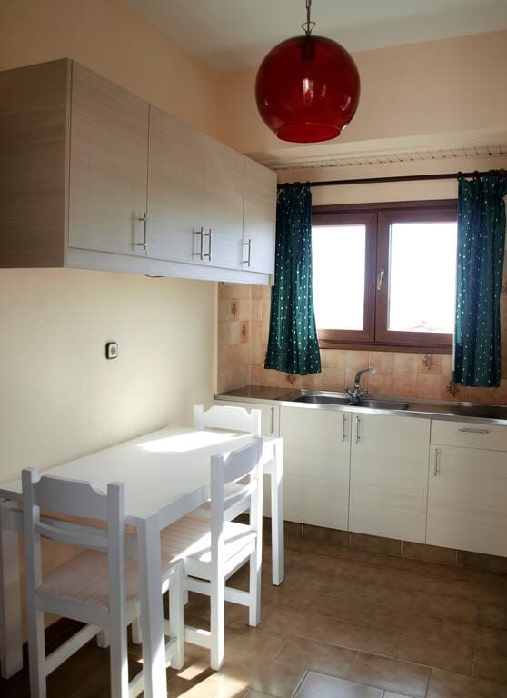 ΔΩΜΑΤΙΑ -  Ενοικιαζόμενα Διαμερίσματα 'Polydor'