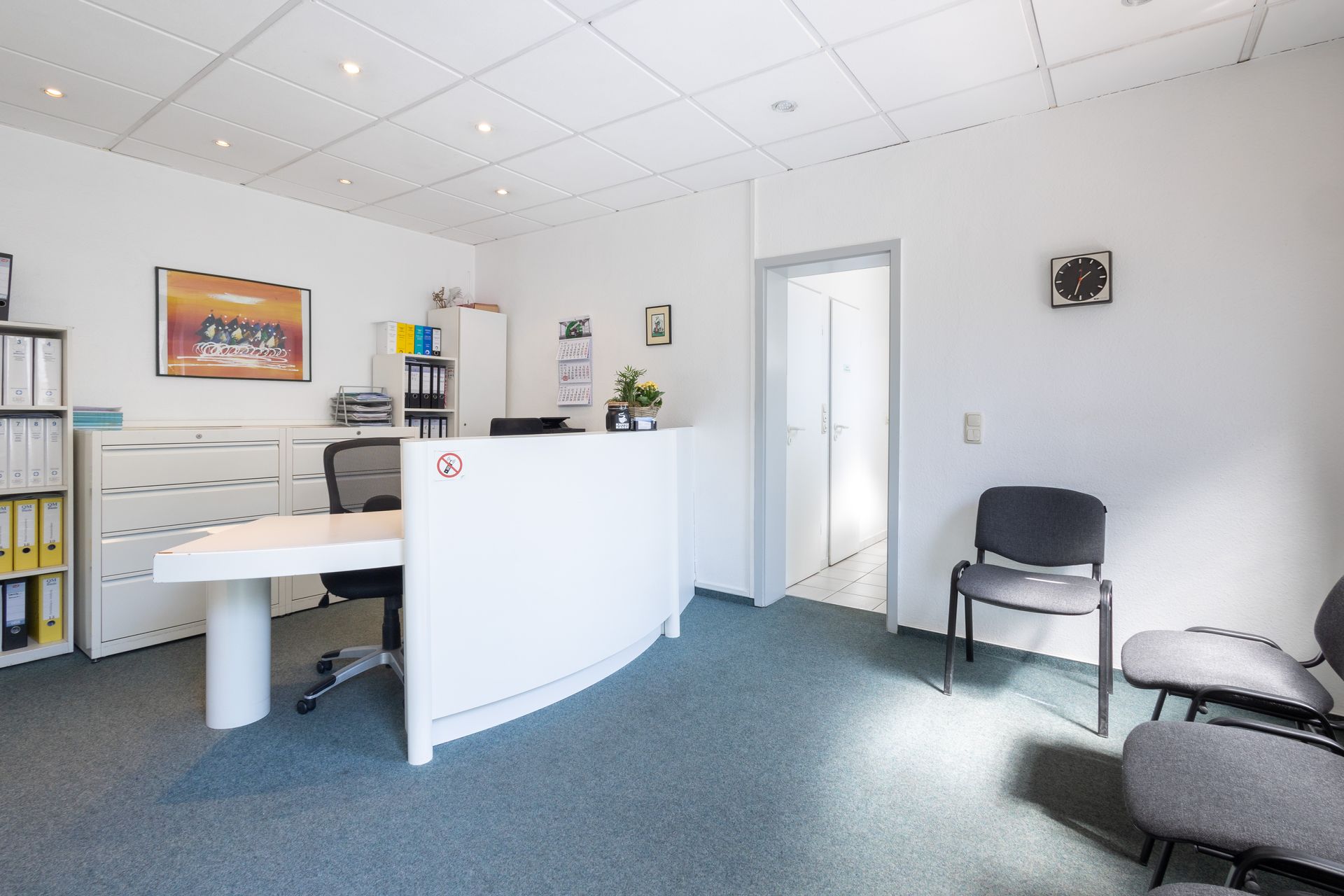 Empfangsbereich der Zahnarztpraxis