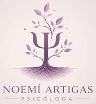 Logotipo para Noemí Artigas Psicóloga, con un árbol de color morado con forma del símbolo de la psicología.