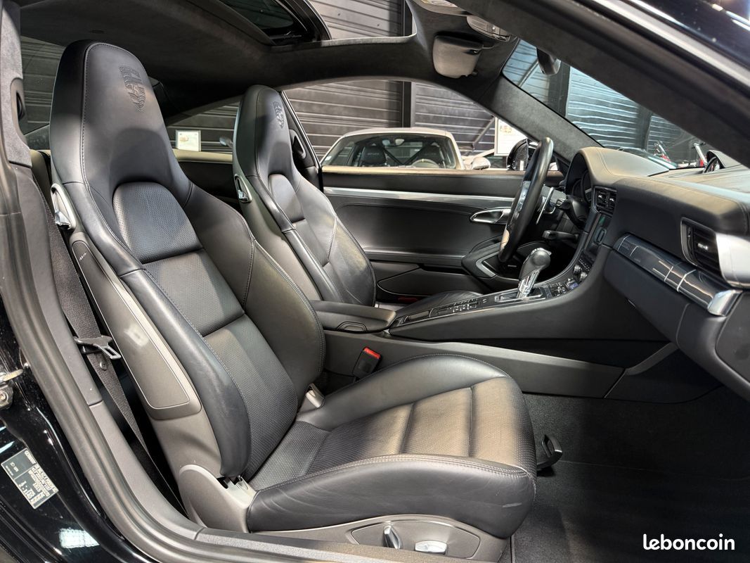 PORSCHE 991.1 CARRERA BLACK EDITION