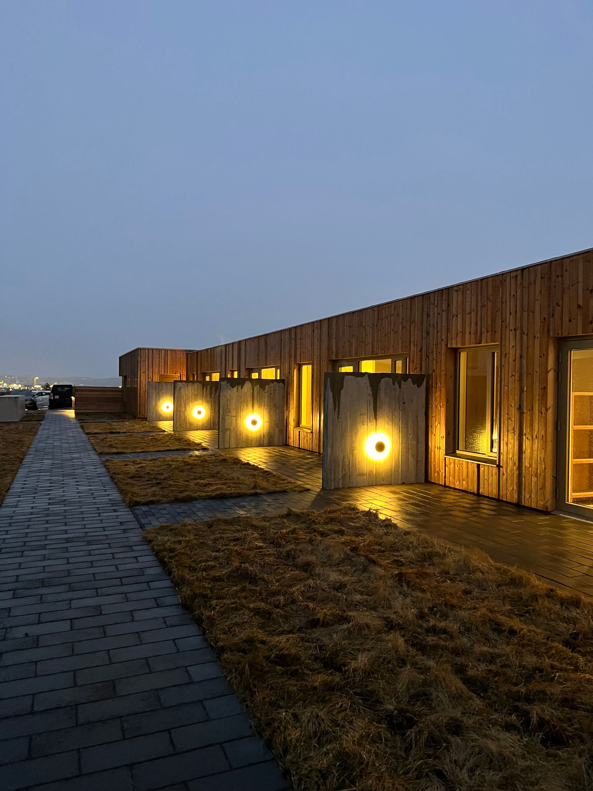 Á mánudaginn 6. nóvember 2023, var búsetukjarninn við Brekkuás 2 formlega opnaður við hátíðlega vígs