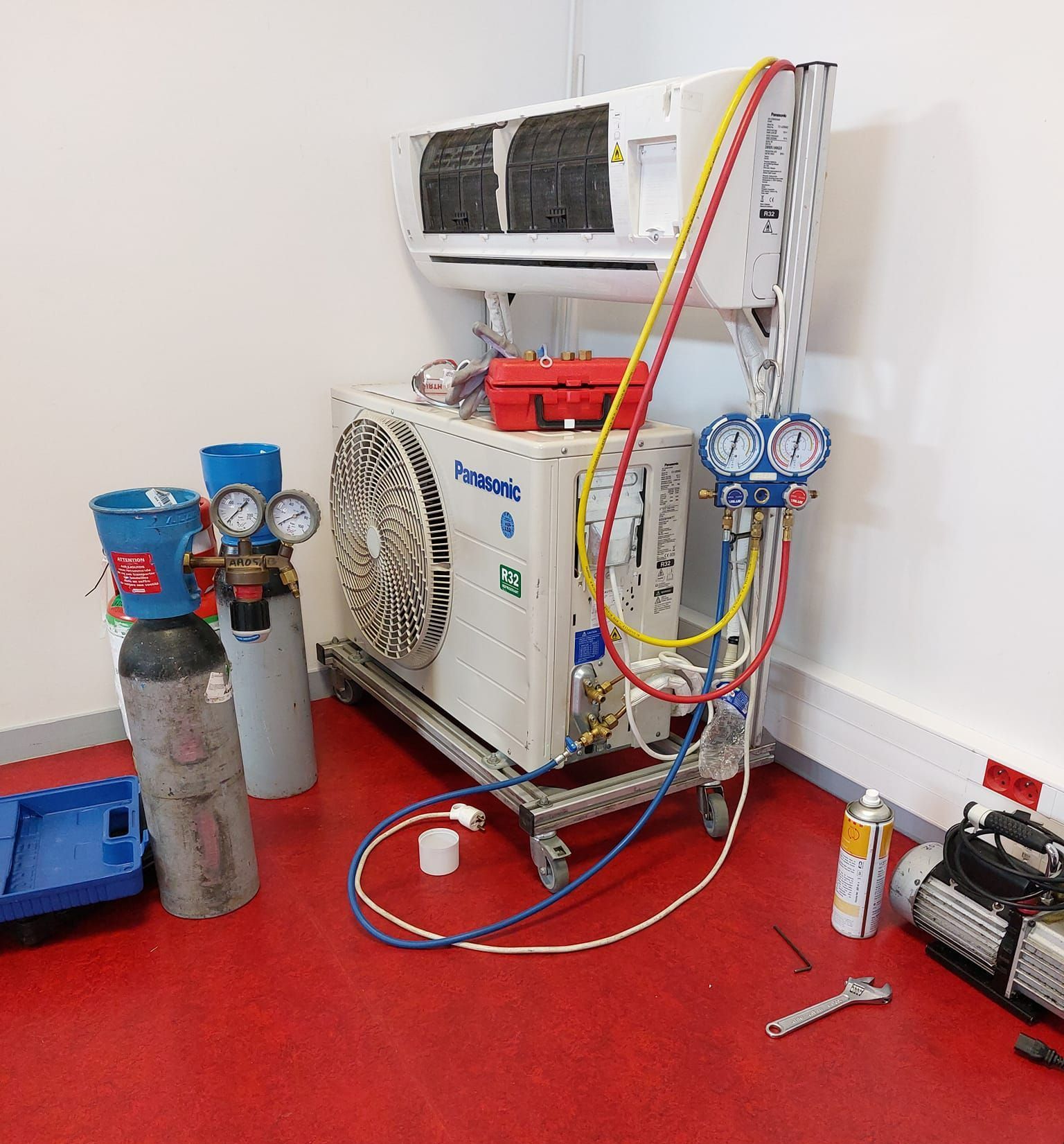 Un système de climatisation.