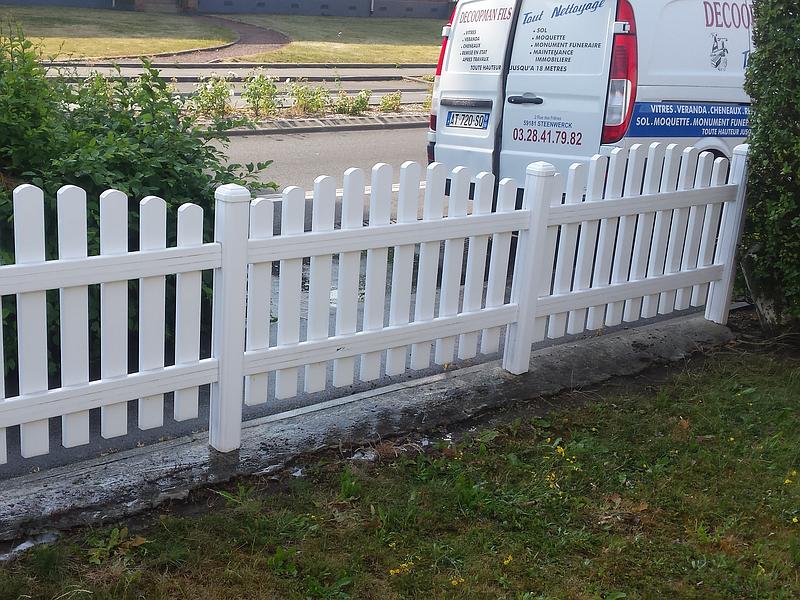 Nettoyage à domicile d'une barrière de jardin