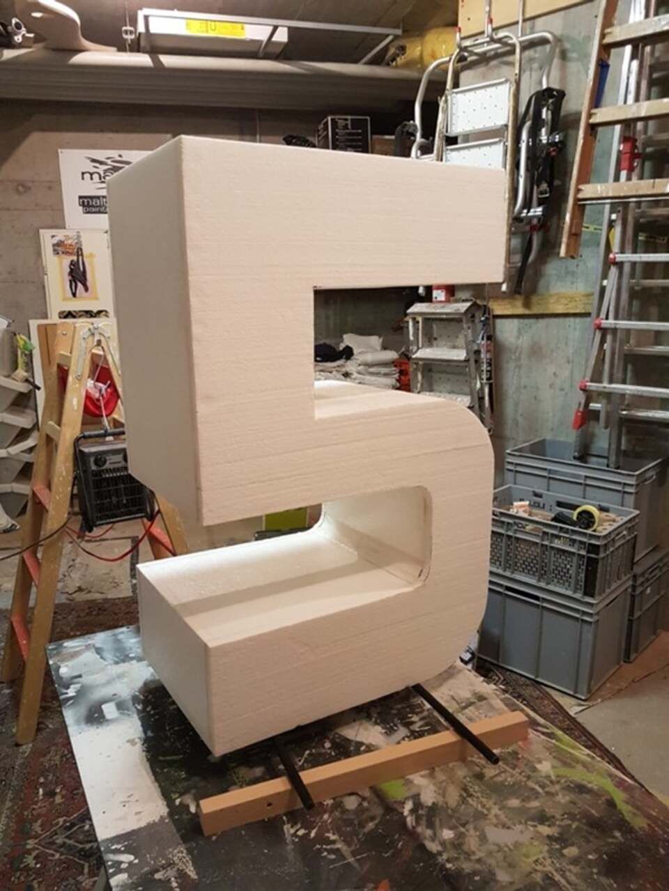 Holzskulptur von Raum- und Objektgestaltung