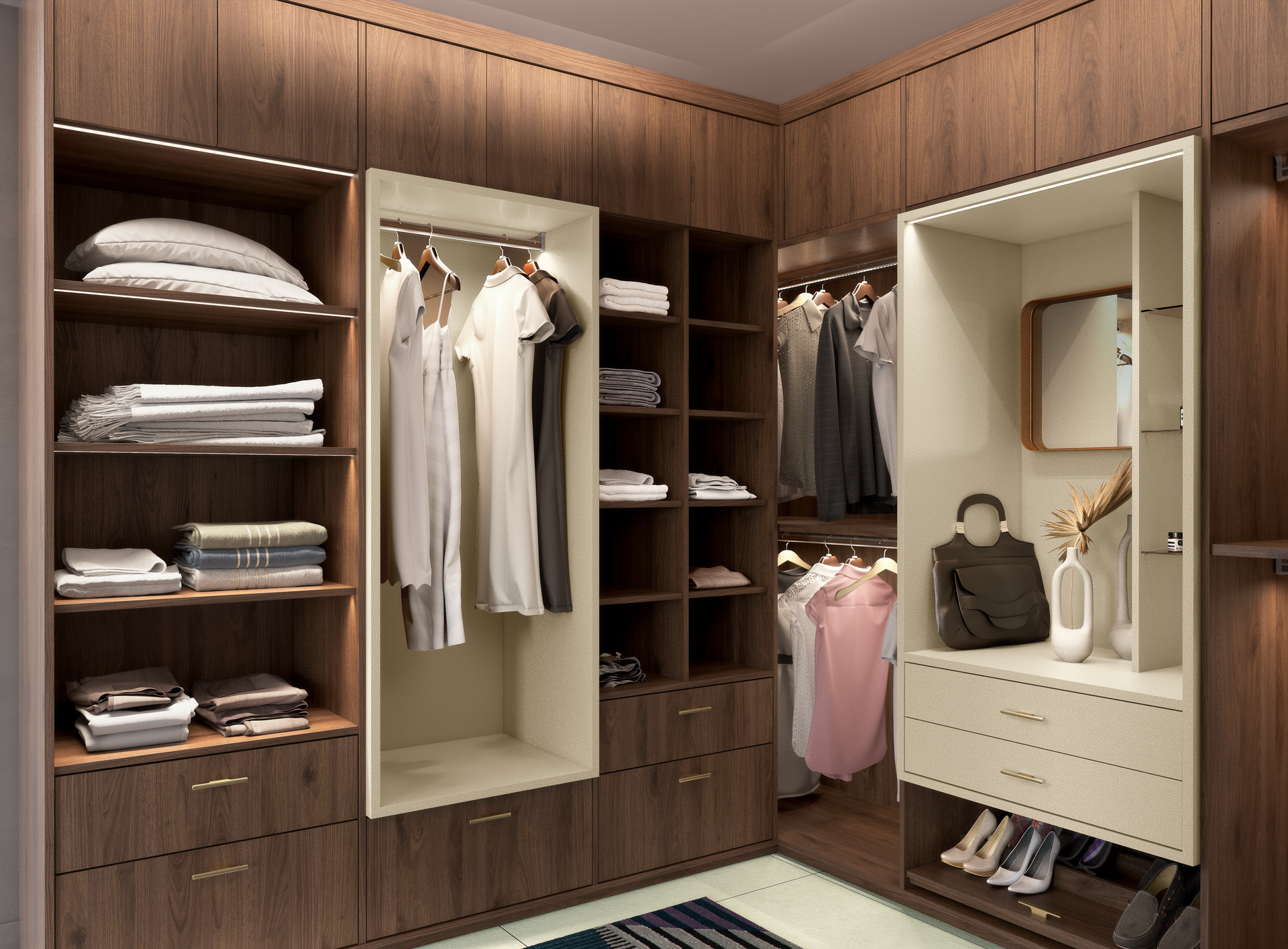 Dressing avec étagères en bois, vêtements suspendus, articles pliés, chaussures et un meuble à tiroirs central.