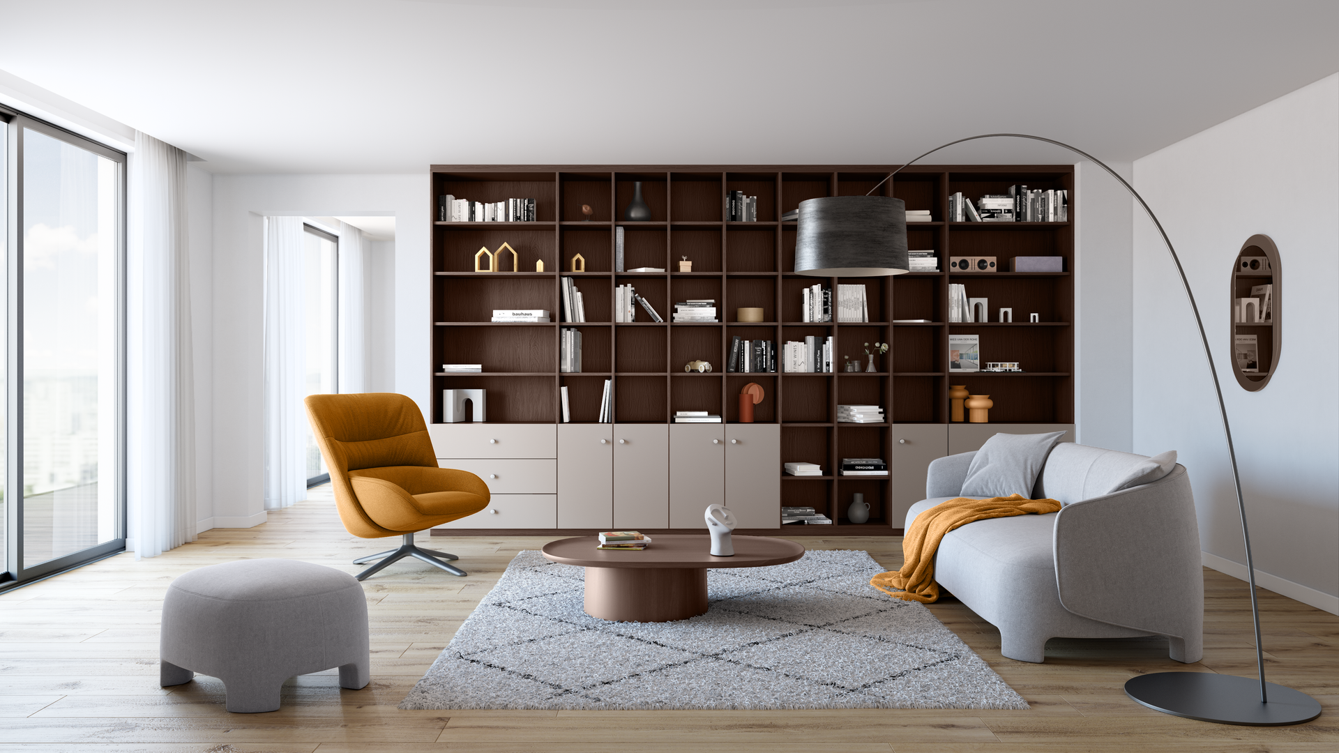 Salon moderne avec étagères en bois, fauteuil moutarde, canapé gris et table basse ronde.