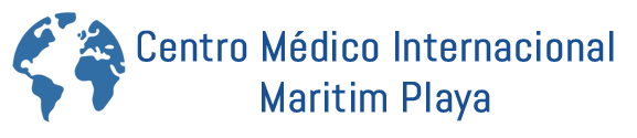 Logotipo del Centro M&eacute;dico Internacional Mar&iacute;tim Playa con un icono de globo terr&aacute;queo azul y texto