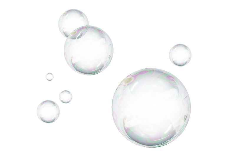 Bulles de savon translucides flottant sur un fond blanc