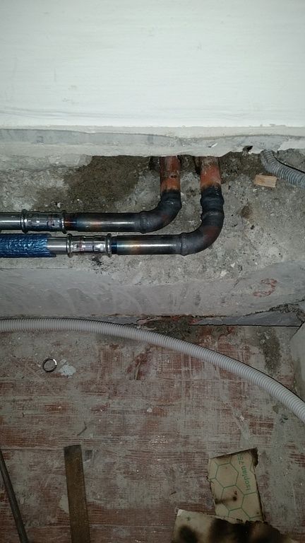 Besse et Vial Sàrl - Transf.tuyaux chauffage dans le sol - Le Châble