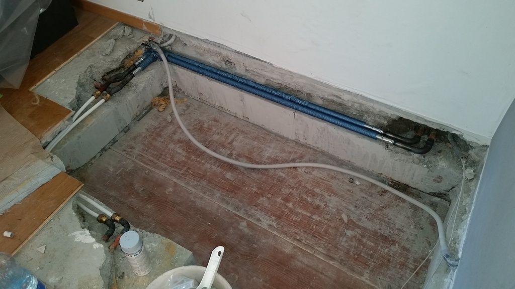 Besse et Vial Sàrl - Transf. tuyaux chauffage dans le sol - Le Châble