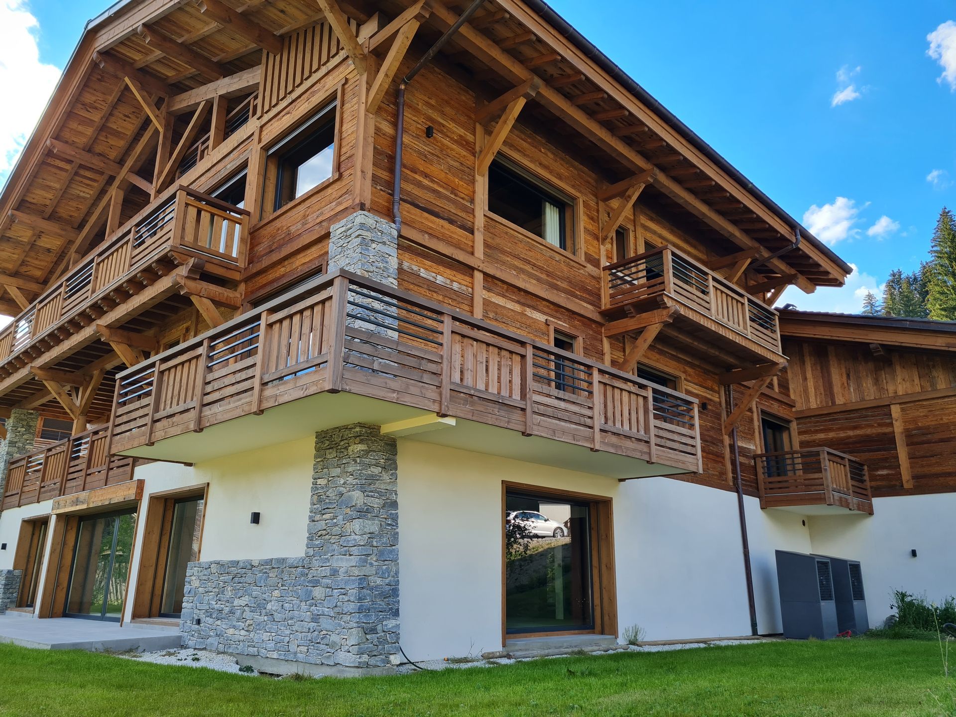 Grand chalet avec deux pompes à chaleur