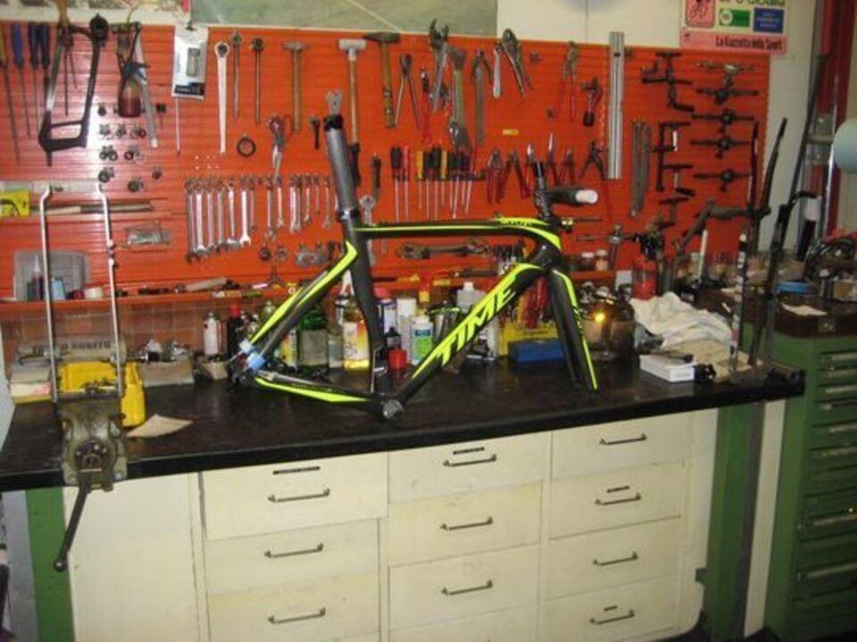 Telaio giallo di bici