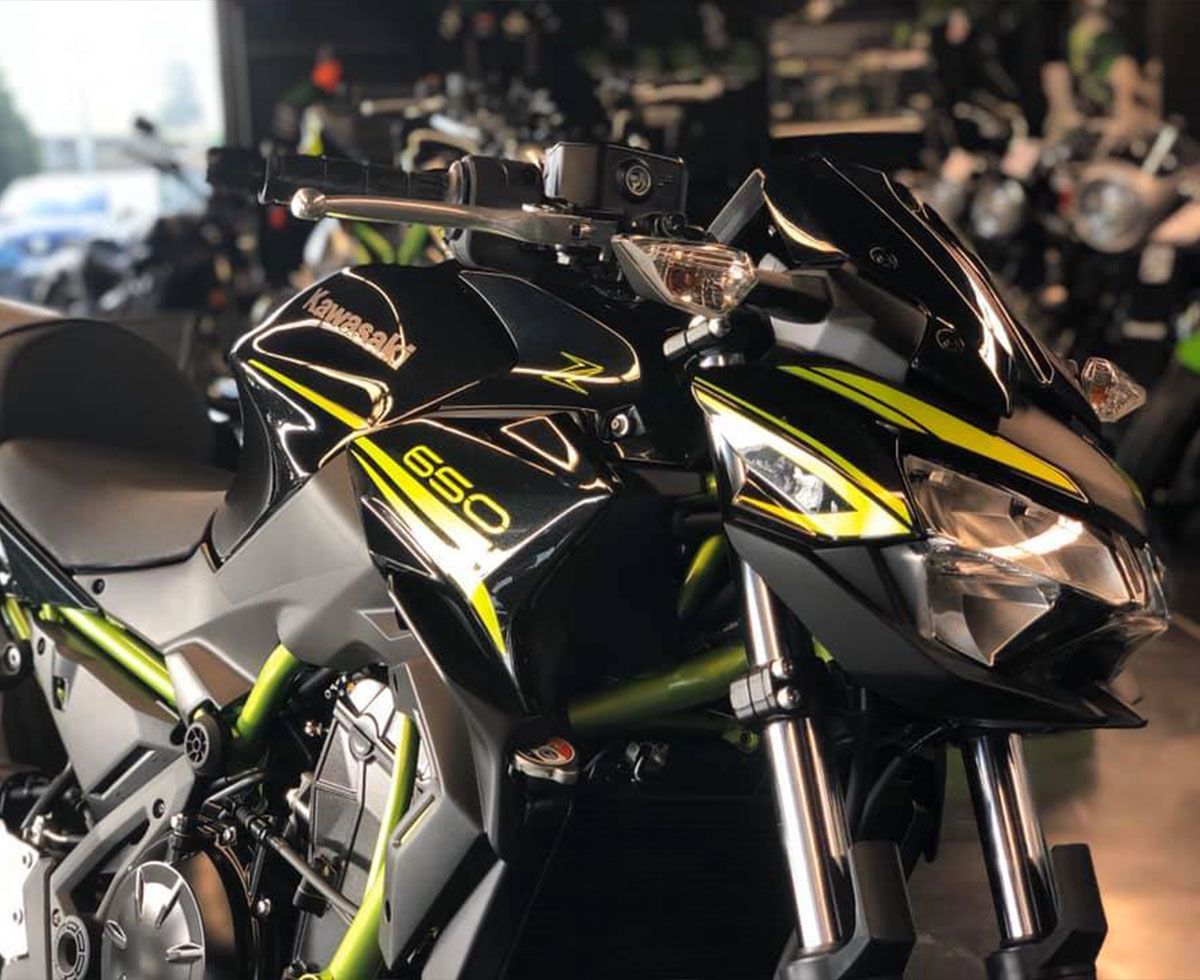 Gros plan sur une moto