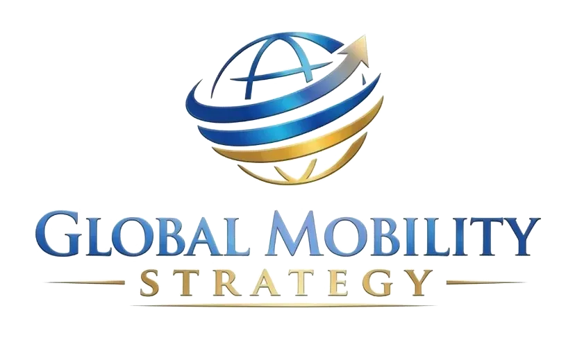 Logotipo para la Estrategia de Movilidad Global que presenta un globo terr&aacute;queo estilizado con una flecha azul y dorada que lo rodea.