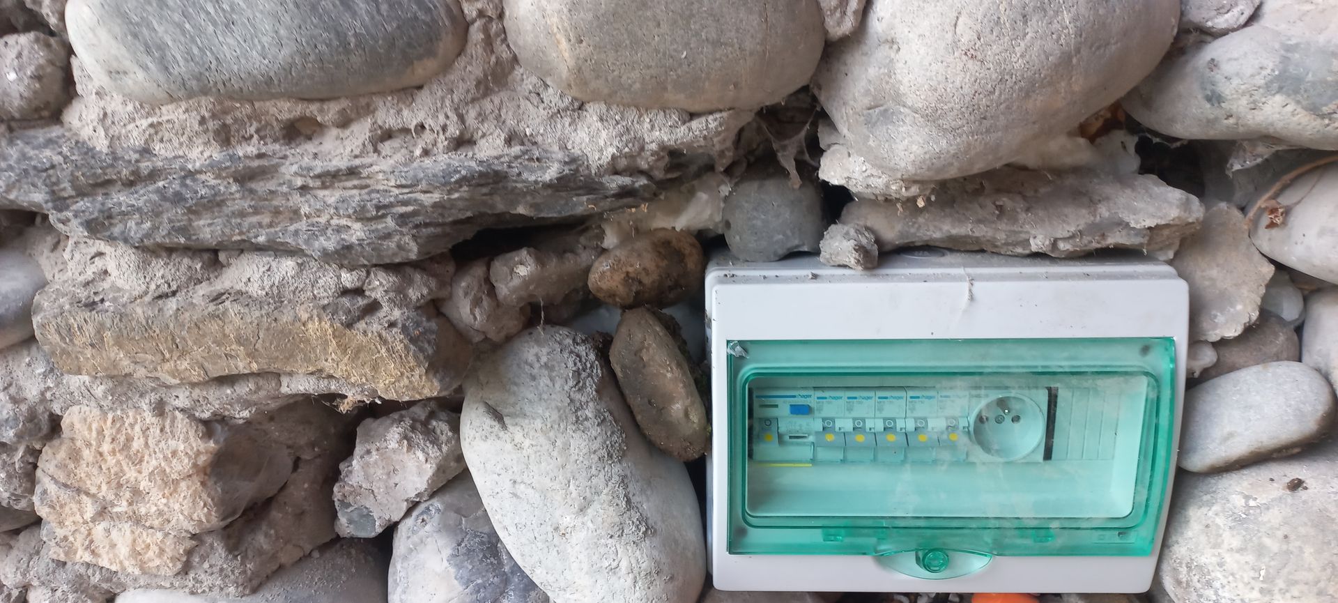 Une prise à l'extérieur