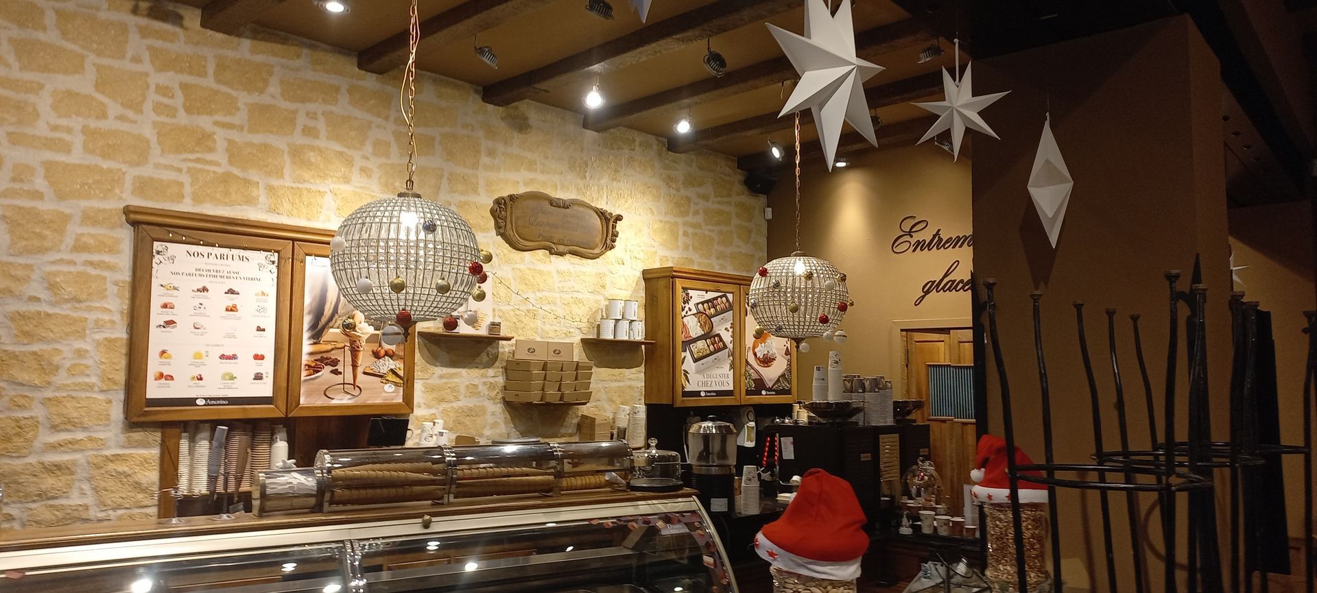 Éclairage dans un restaurant