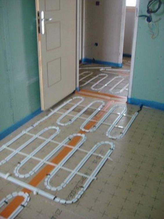 Un couloir avec sol chauffant