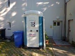 Bauschuttcontainer / Materialhänger / Werkzeug-LKW / Bauwagen / Sanitäreinheit.