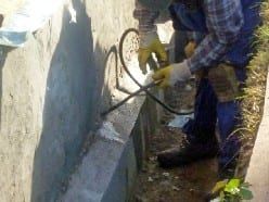 Herstellung einer Horizontalsperre(n) im Injektagesystem mit 2K.-Harzen und 2K.-Hydrogelen.