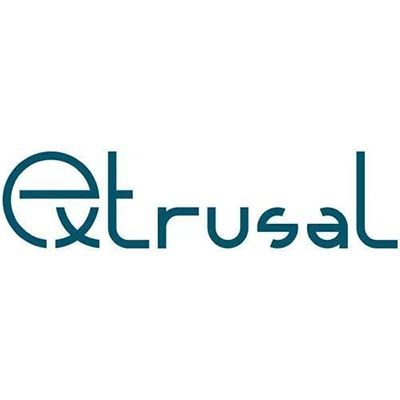 A palavra rusal está escrita em azul sobre fundo branco.