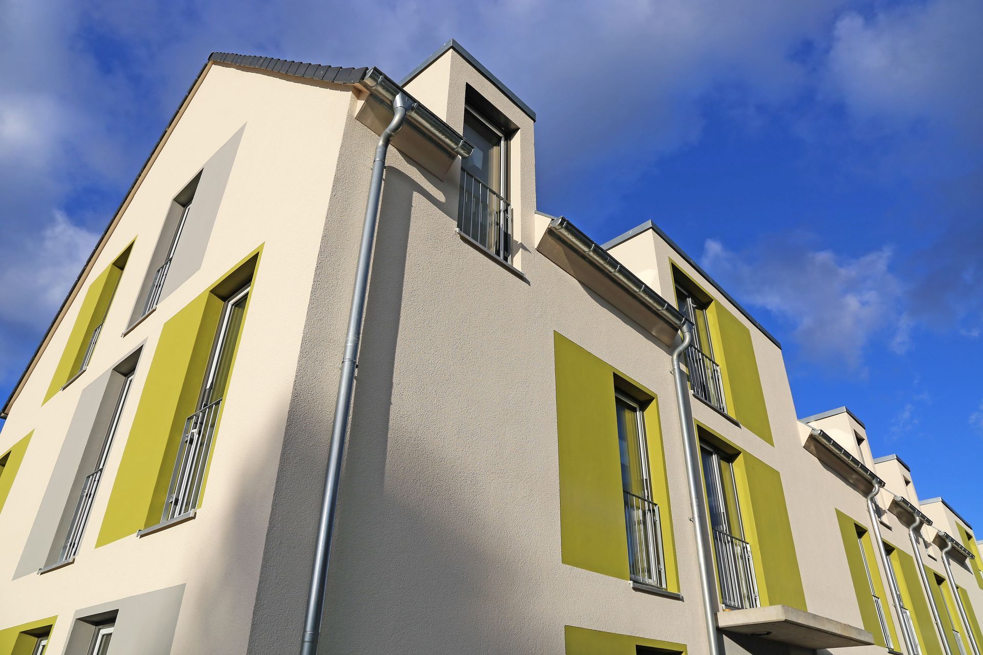 Façade extérieure d'une maison rénovée