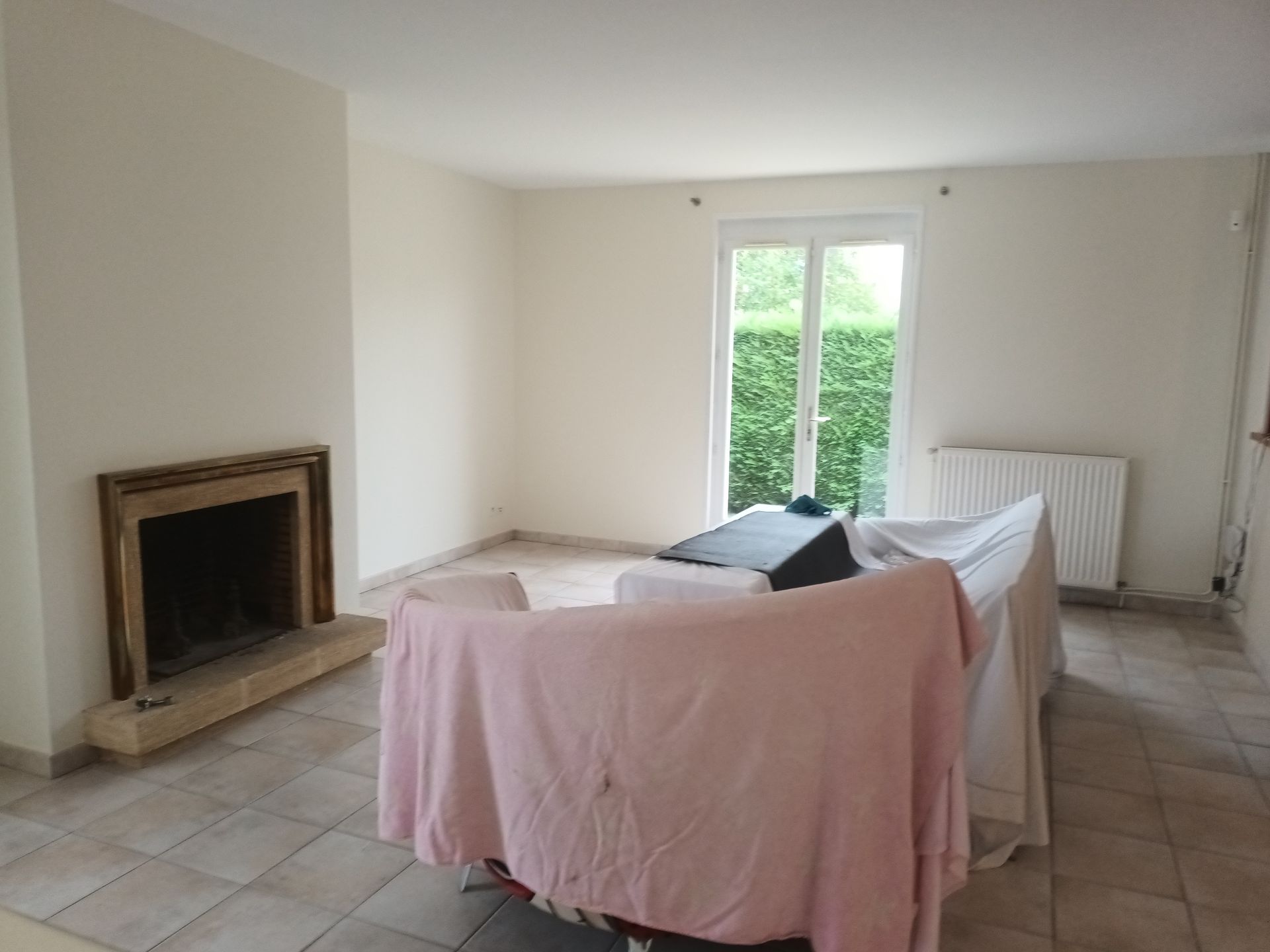 Rénovation de la peinture dans un salon