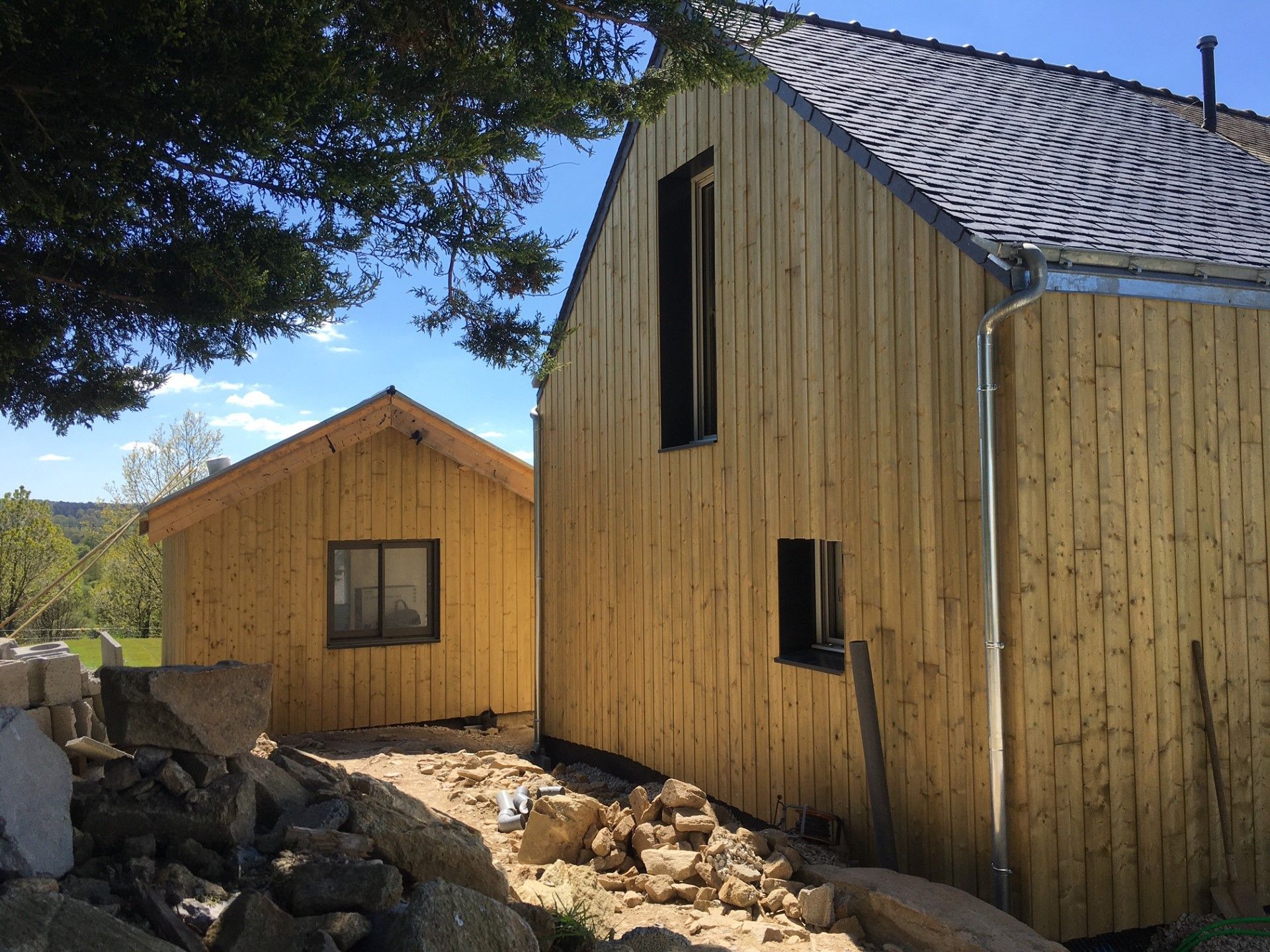 Bardage en bois sur une maison