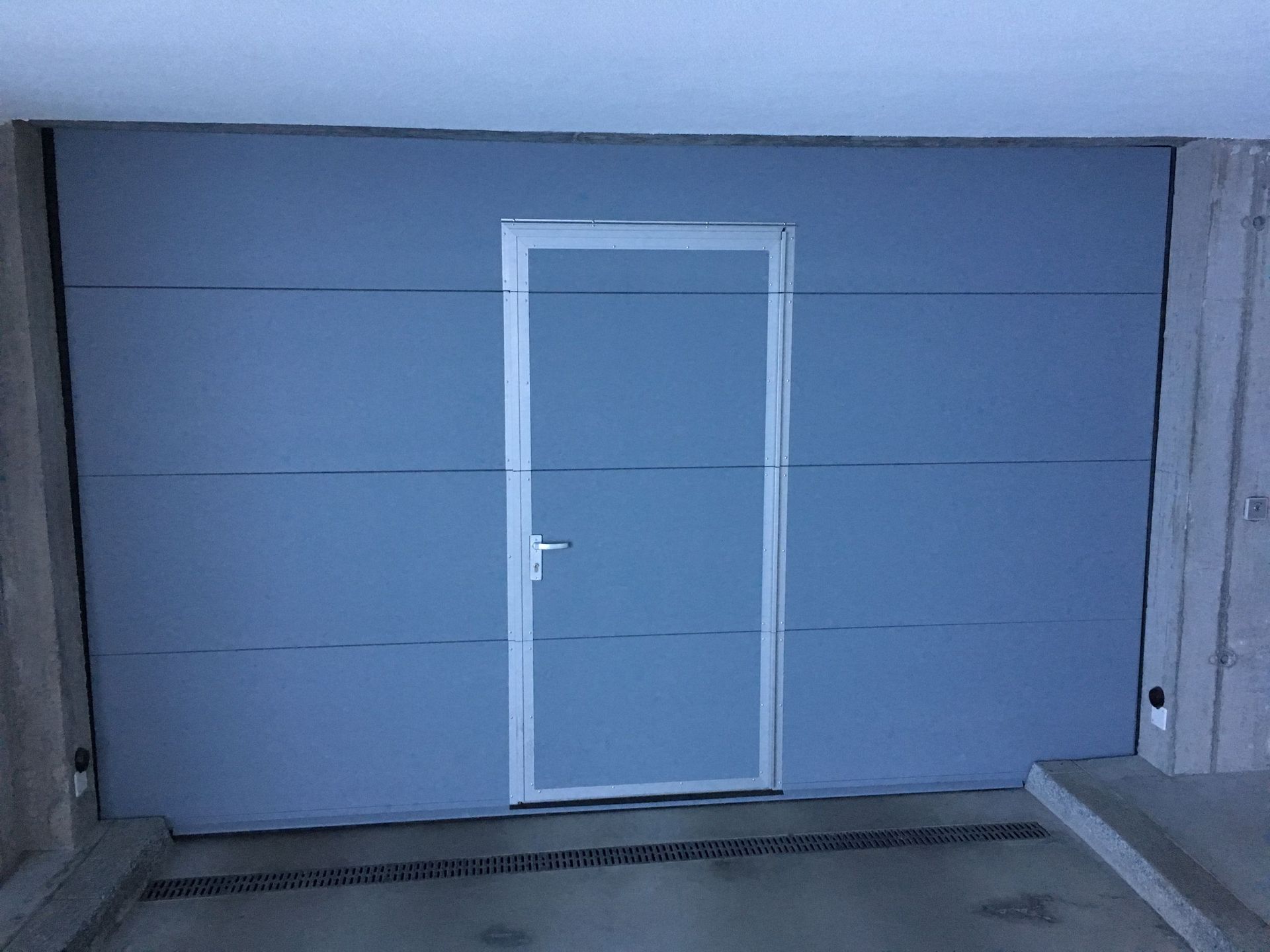 Sektionaltor Sammelgarage Scuol - Blank Technik GmbH