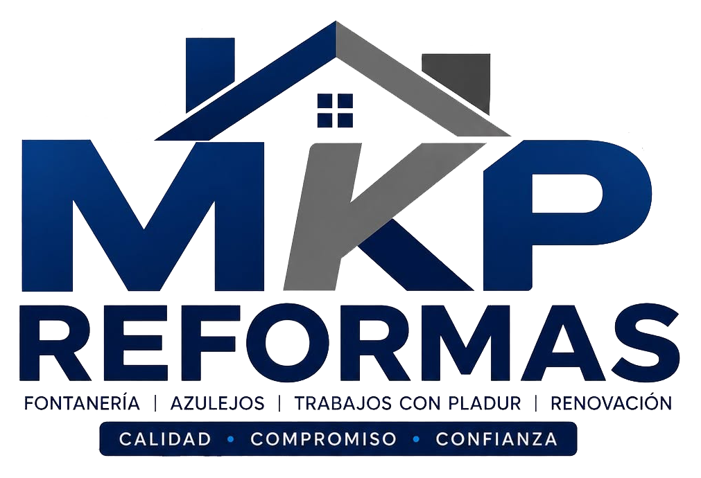 Logotipo de MVP Reformas en azul y gris, con un icono de una casa y el texto de servicios debajo